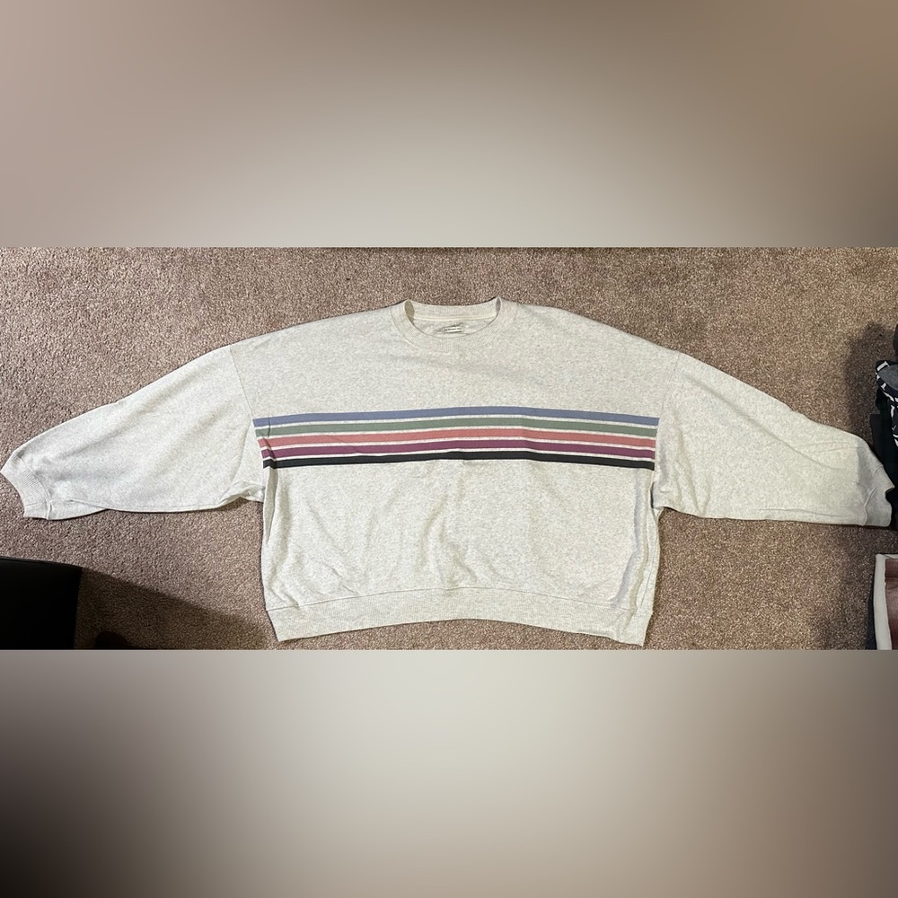 American Eagle, baggy, crop top sweater. Size: Medium